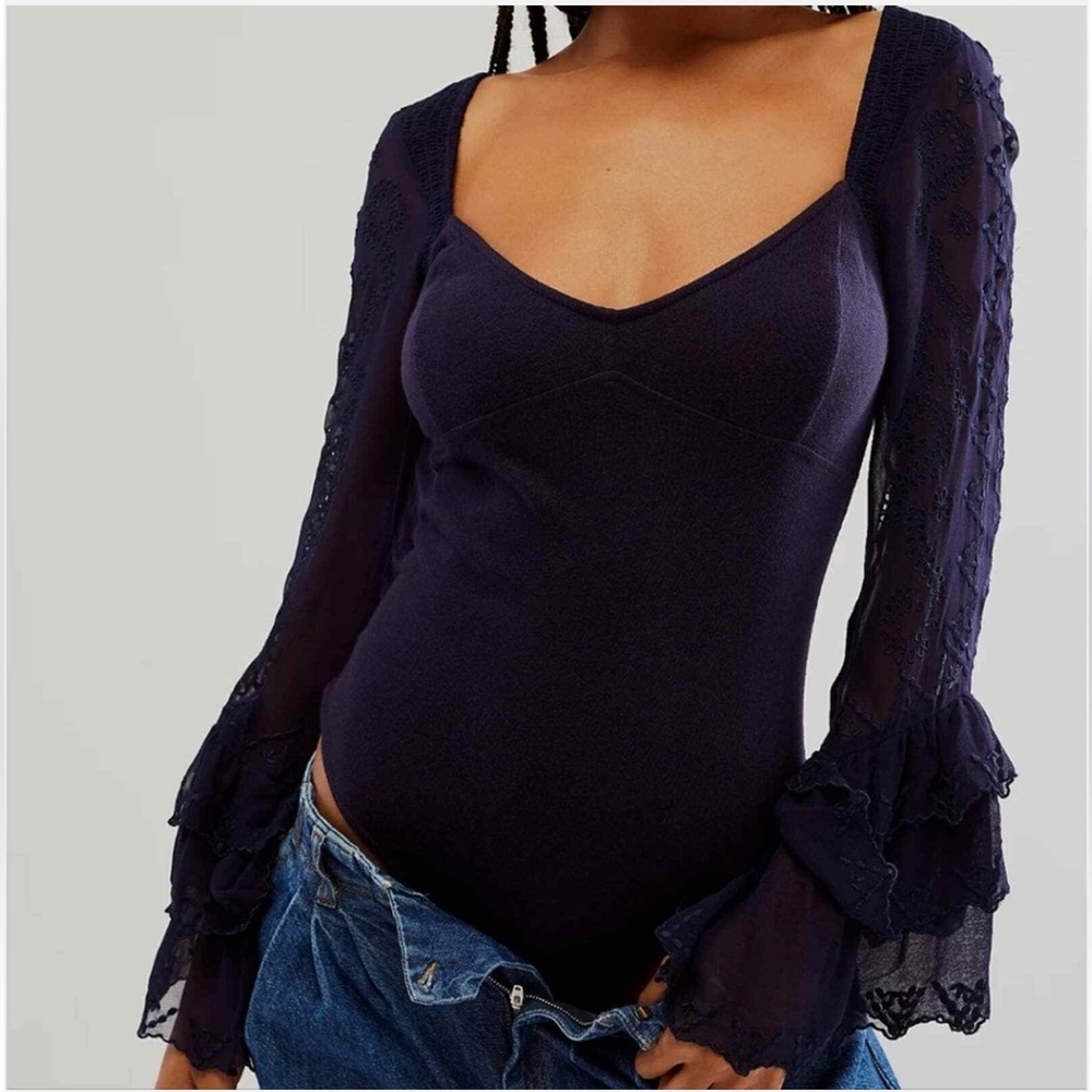 NWOT Free People Eyelet Lace Tiered Ruffle Sleeve Bodysuit Small Navy Blue